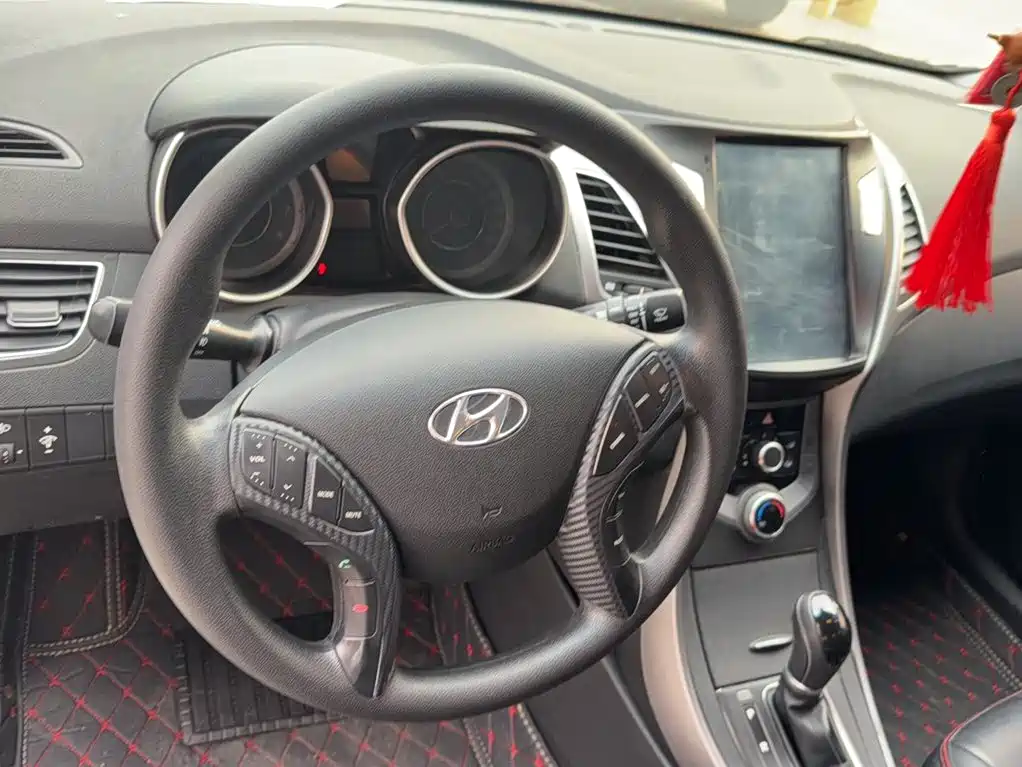 Hyundai Elantra Langdong — миниатюра 12