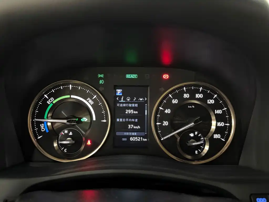 Toyota Alphard — миниатюра 7