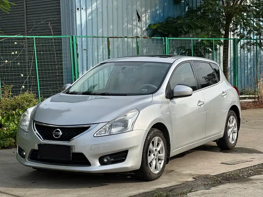 Nissan Tiida