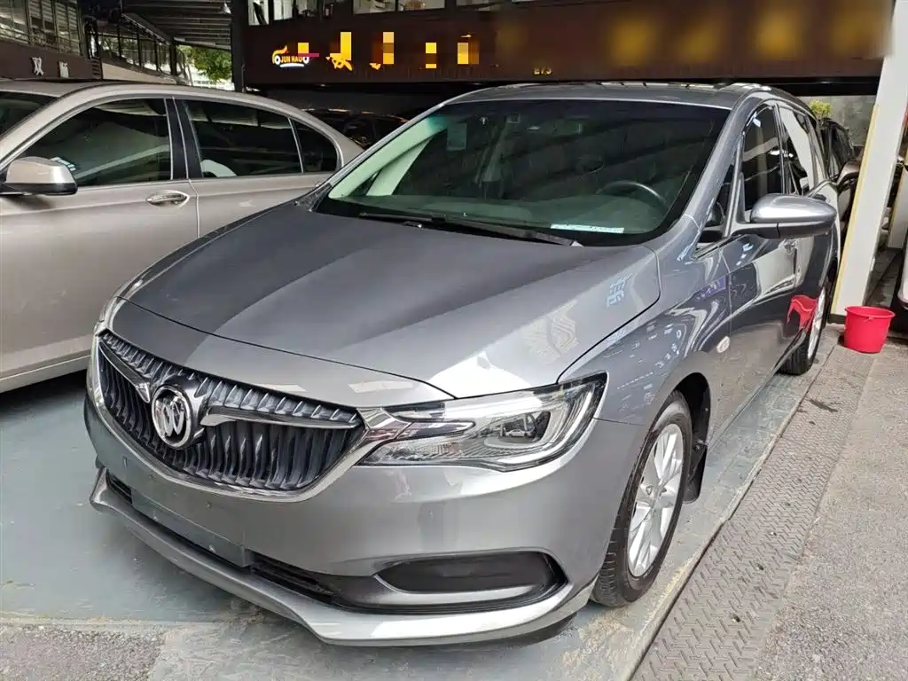 Buick GL6 2018