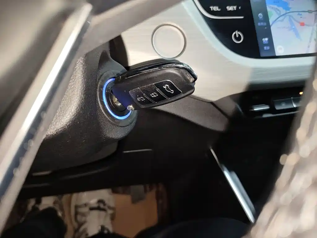 Geely Vision X3 — миниатюра 9