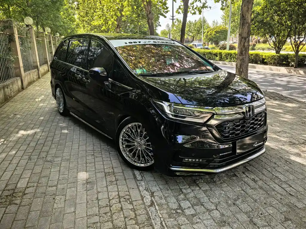 Honda Odyssey 2022 2.0L e:HEV мест