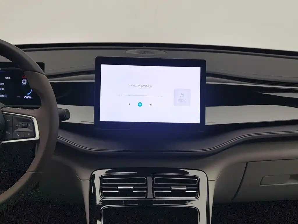 BYD Qin PLUS — миниатюра 12