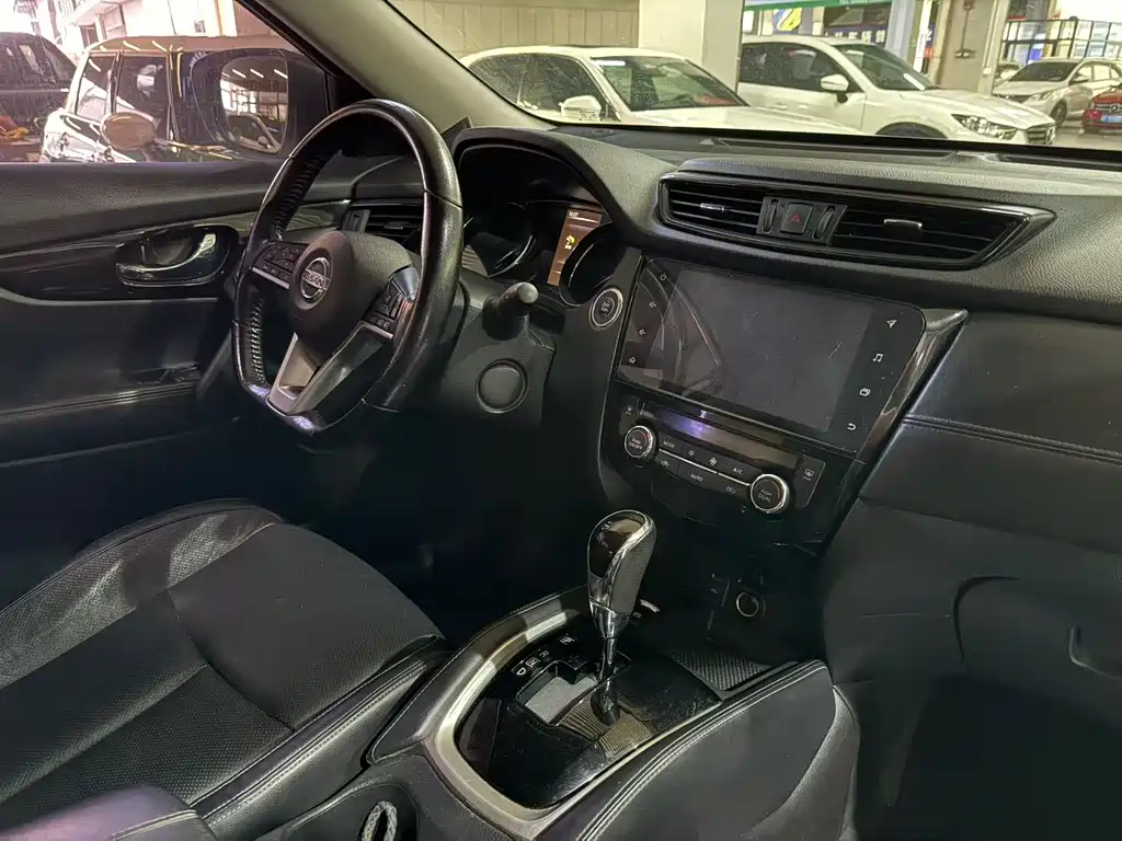 Nissan X-Trail — миниатюра 3