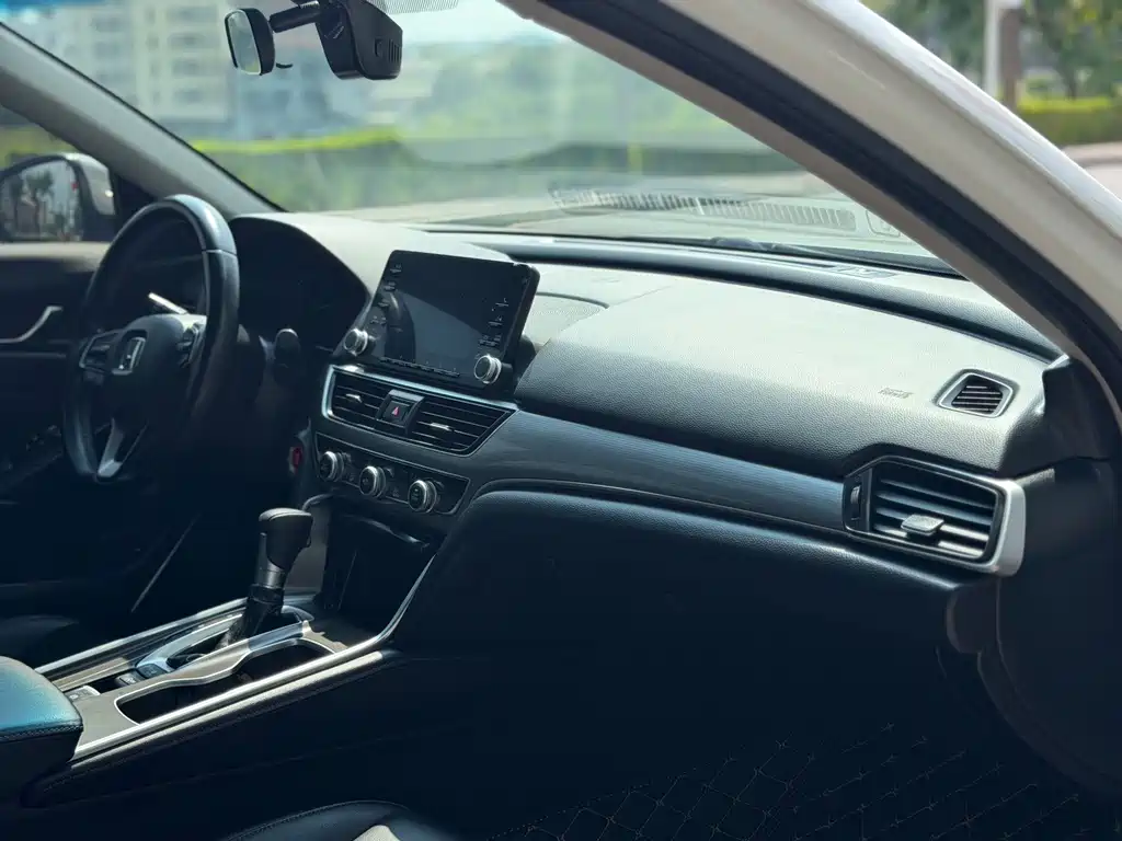 Honda Accord — миниатюра 11