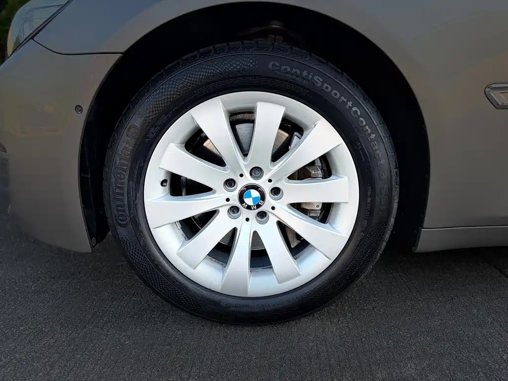 BMW 7 Series — миниатюра 12