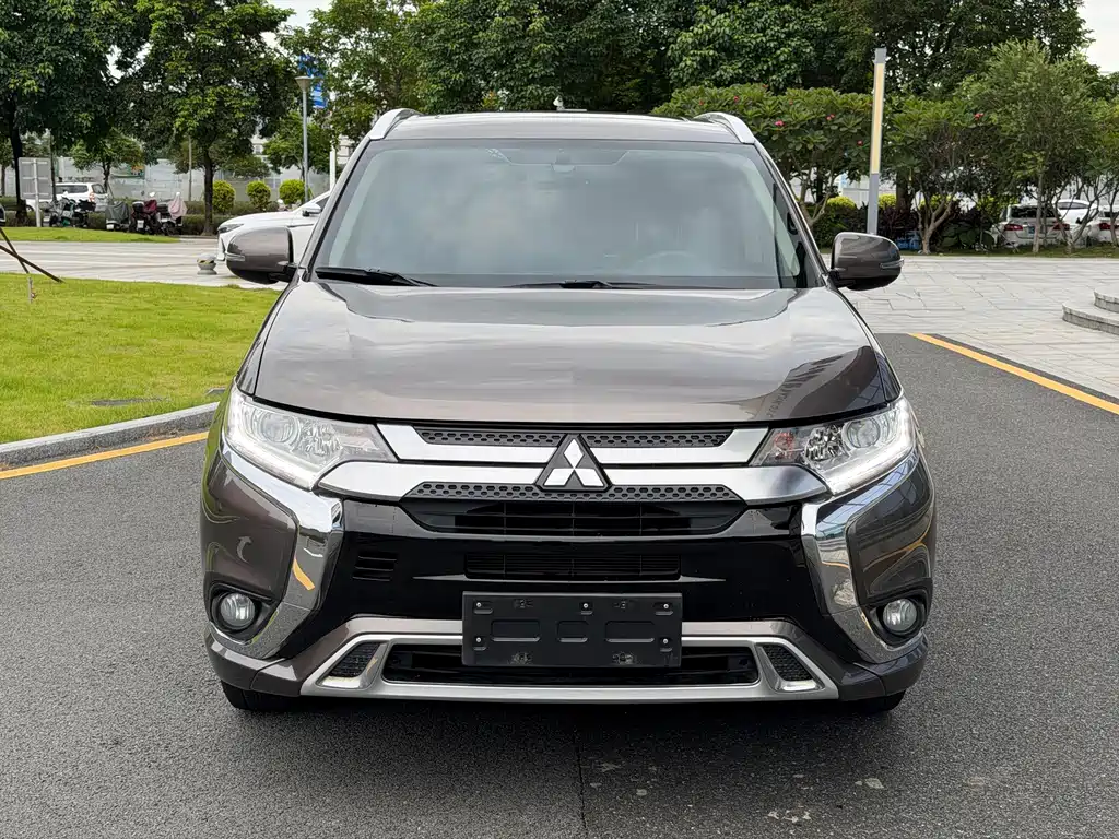 Mitsubishi Outlander — миниатюра 2