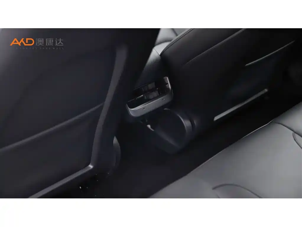 Tesla Model 3 — миниатюра 9