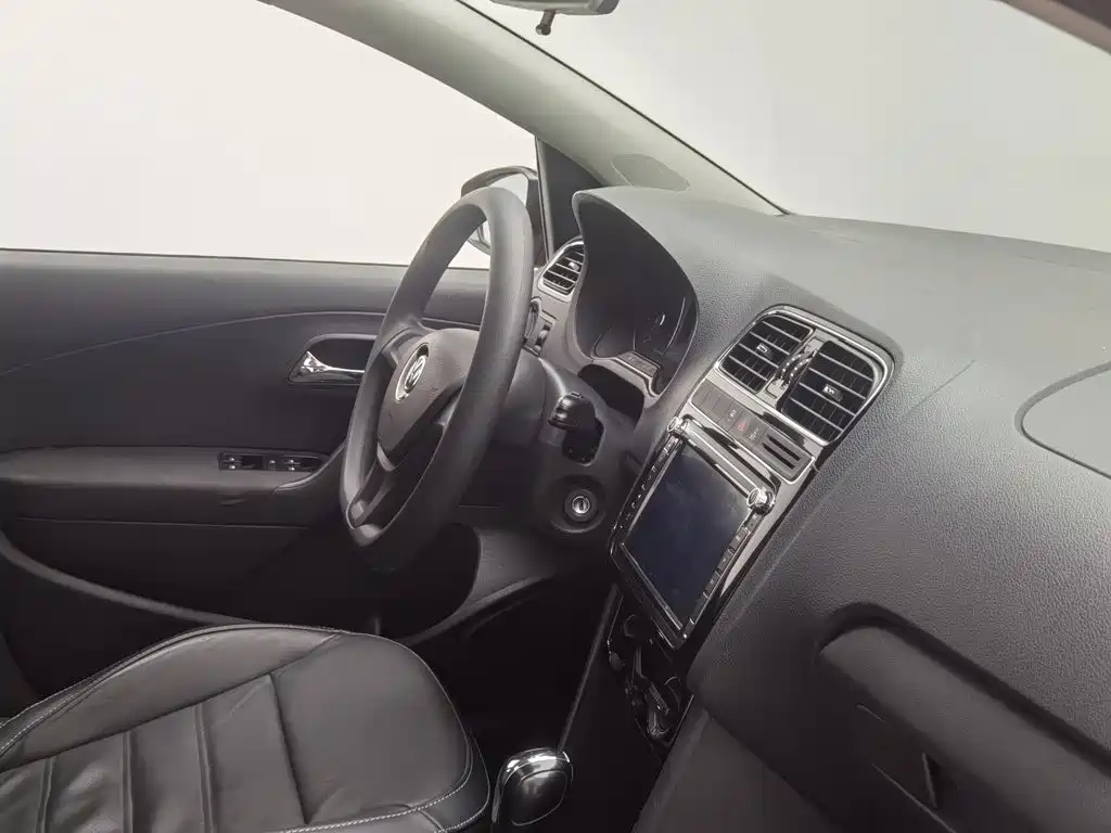 Volkswagen Polo — миниатюра 22