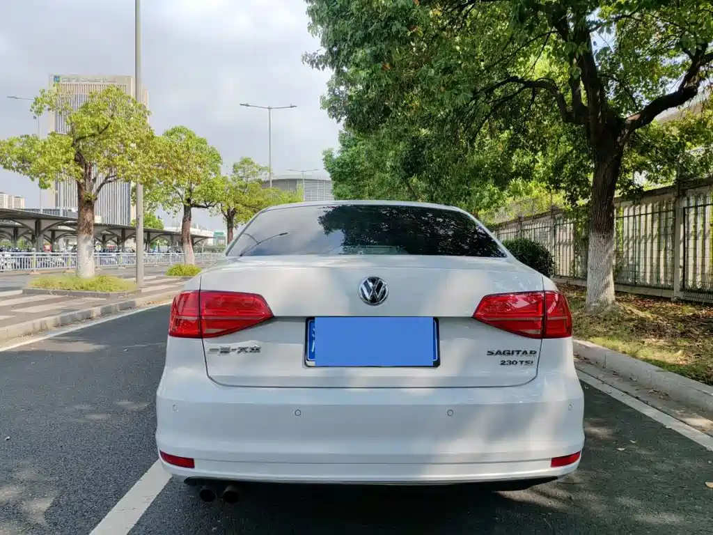 Volkswagen Sagitar — миниатюра 8