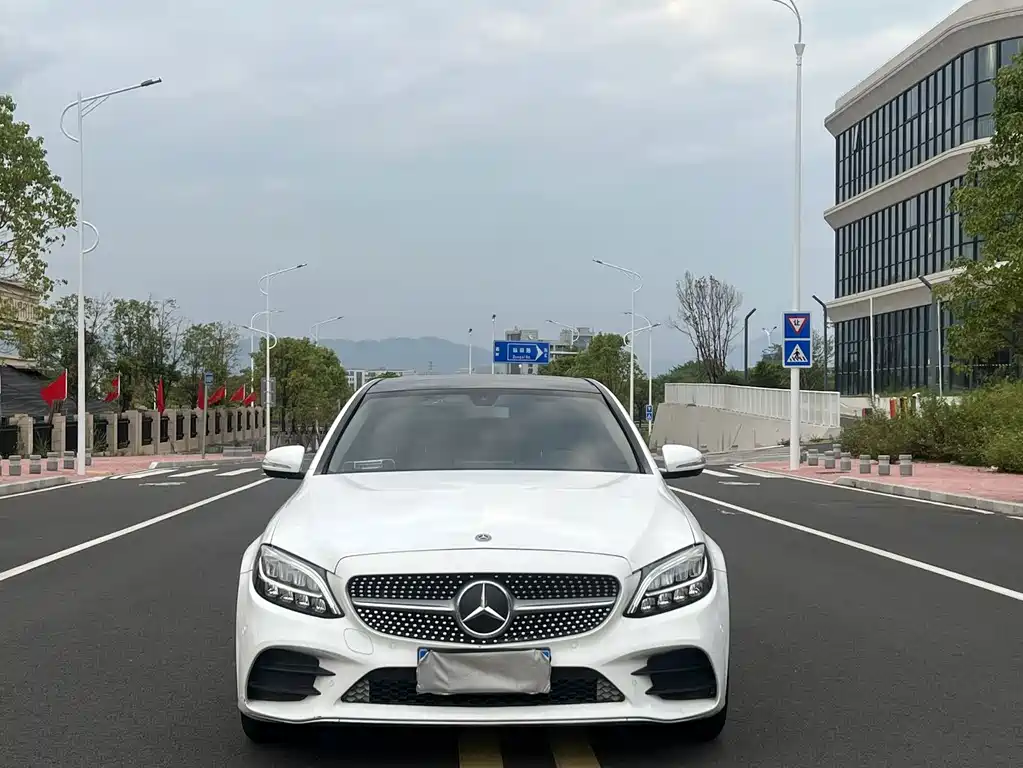 Mercedes-Benz C-Class — миниатюра 2