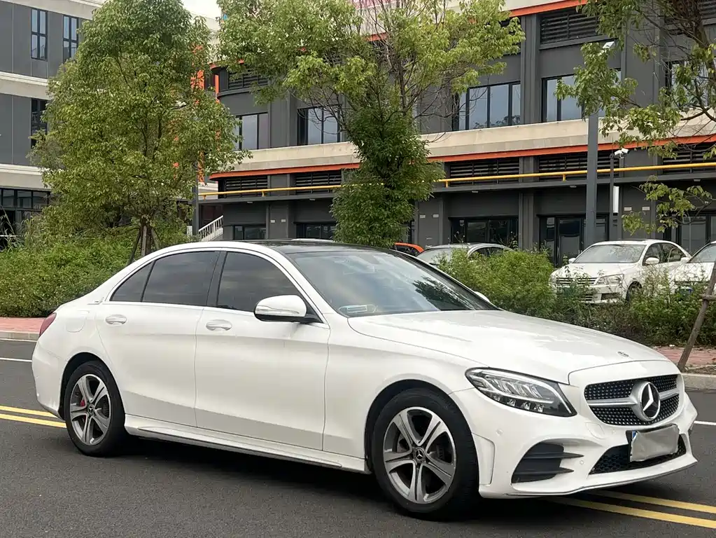 Mercedes-Benz C-Class — миниатюра 3