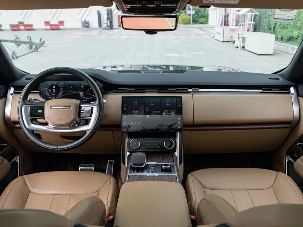 Land Rover Range Rover 2023 3.0 L6 360PS