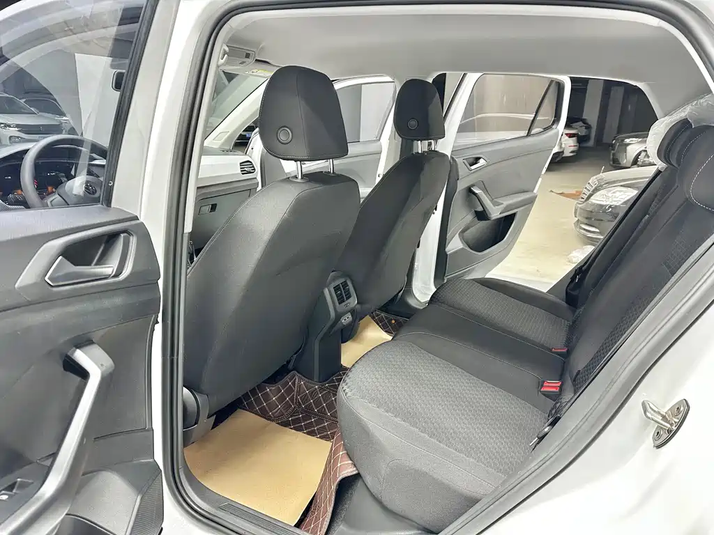 VOLKSWAGEN EXPLORING THE SHADOW