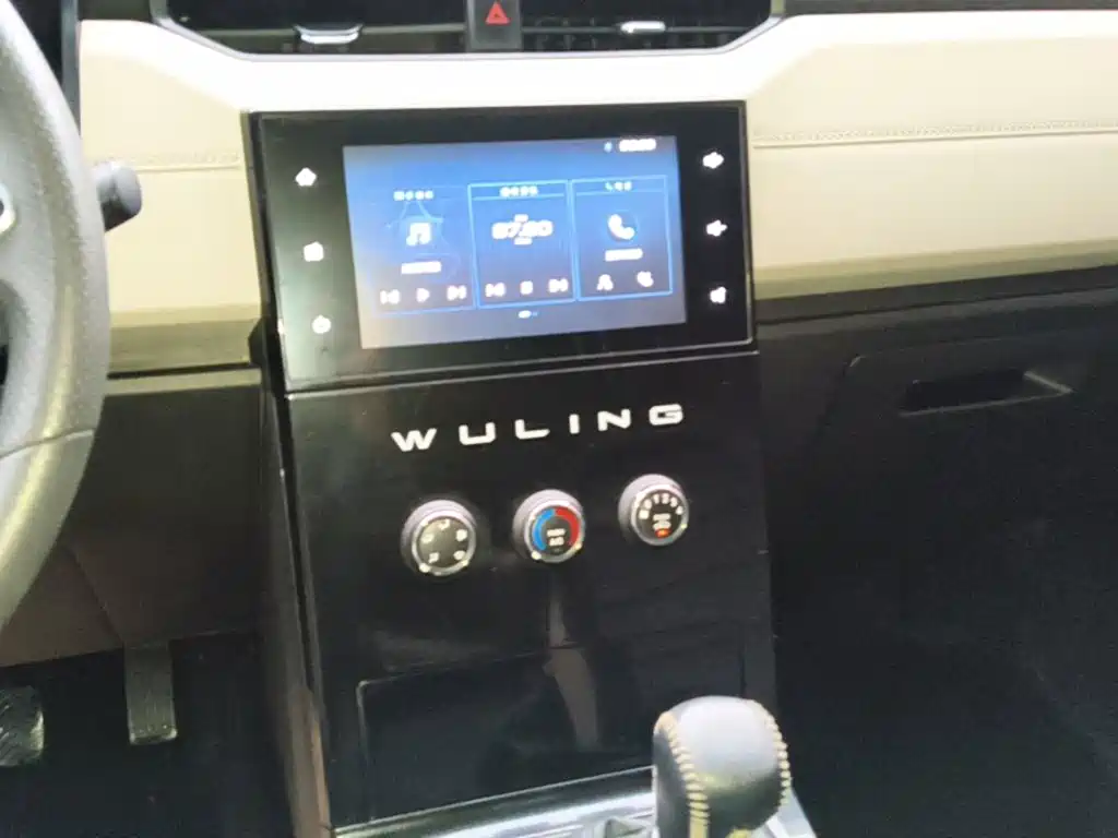 Wuling Hongguang PLUS — миниатюра 13