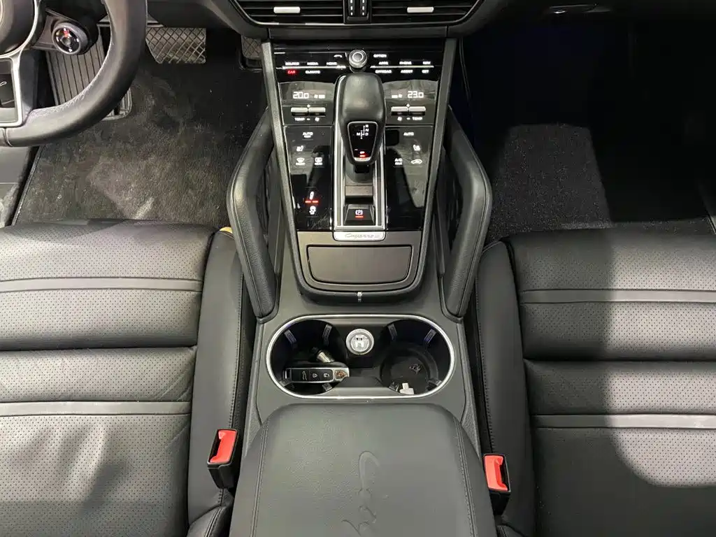 Porsche Cayenne — миниатюра 4