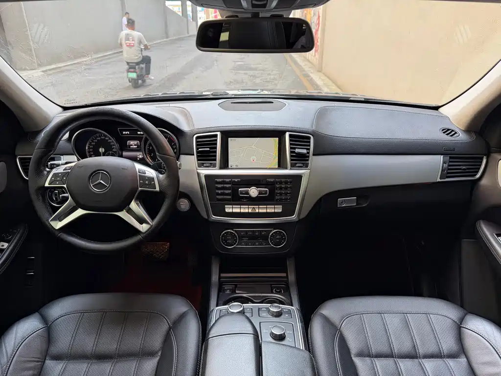 Mercedes-Benz GL-Class — миниатюра 10