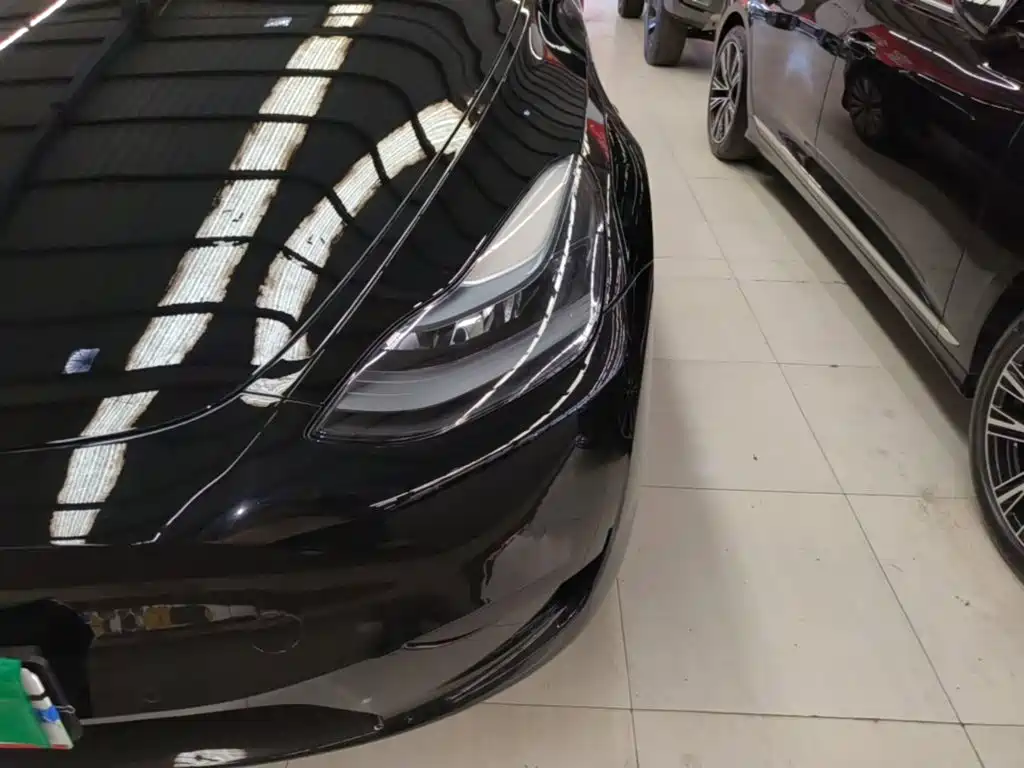 Tesla Model Y — миниатюра 24