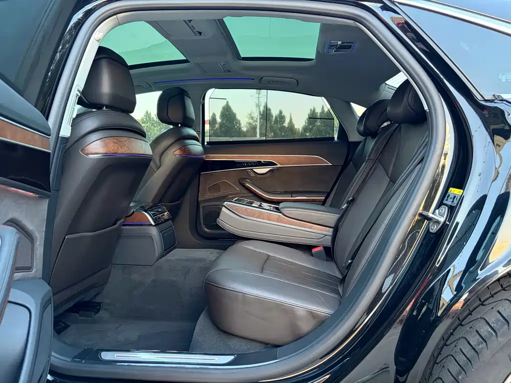 Audi A8 — миниатюра 6