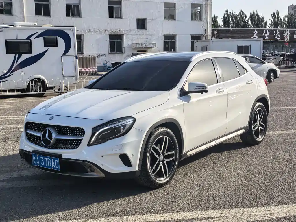 Mercedes-Benz GLA 2016