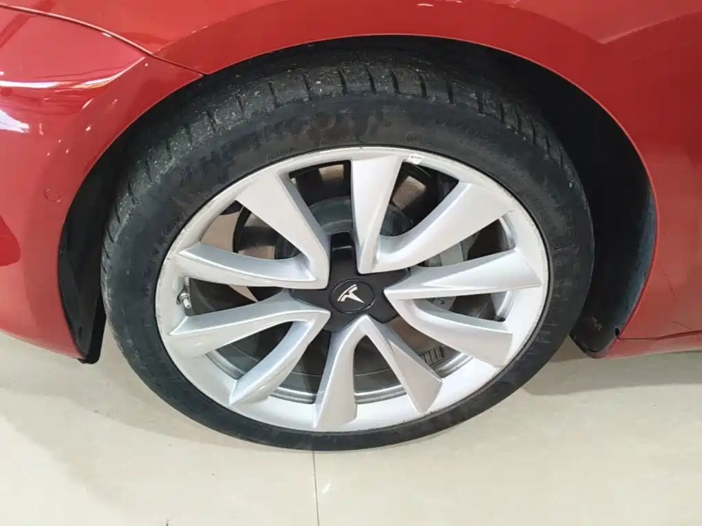 Tesla Model 3 — миниатюра 23