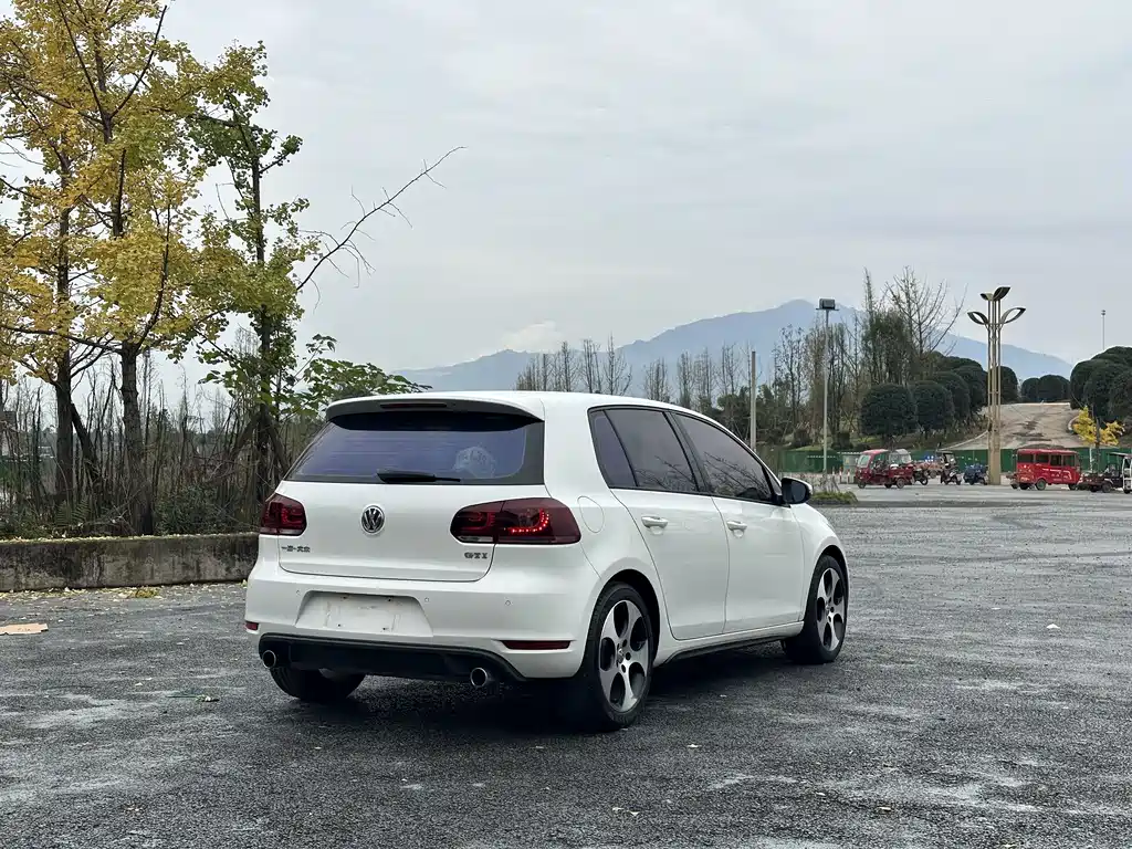 Volkswagen Golf GTI GTI 2012 2.0TSI GTI