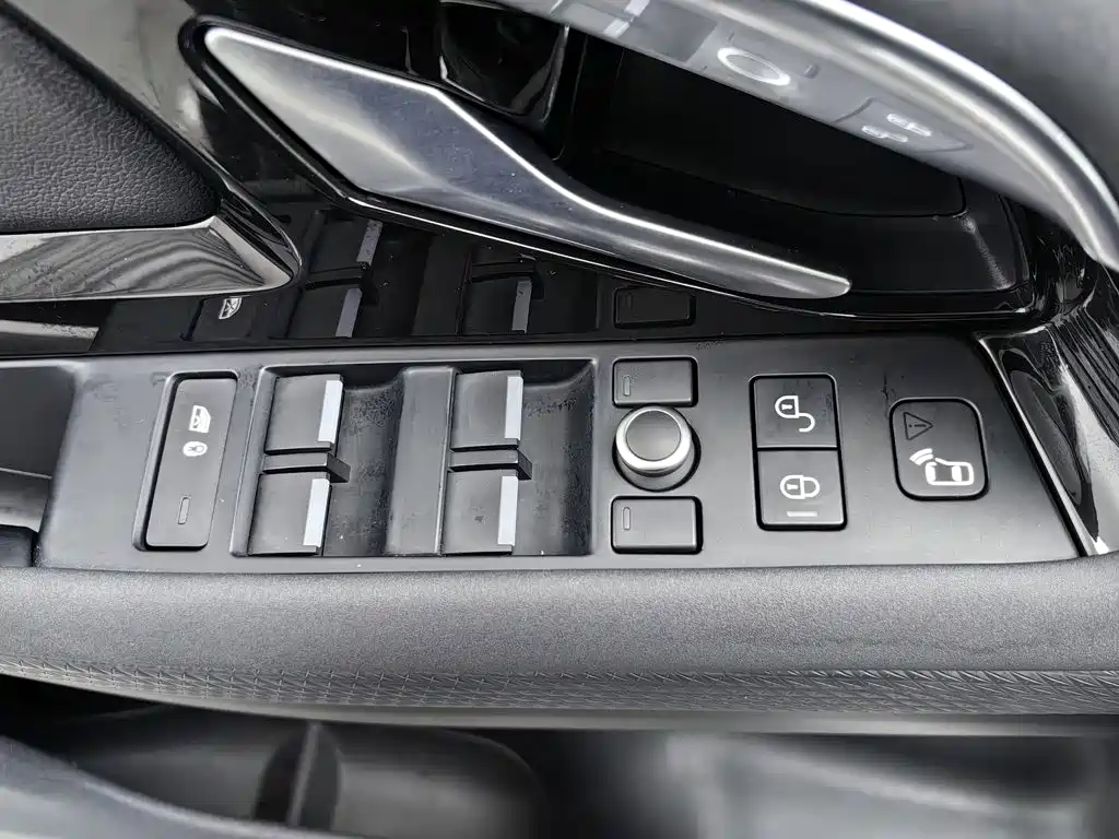 Land Rover Evoque — миниатюра 9