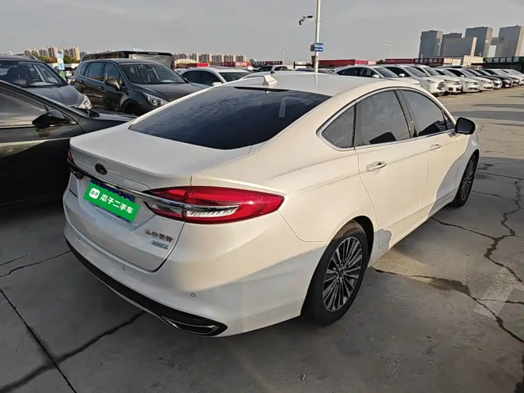 Ford Mondeo — миниатюра 7