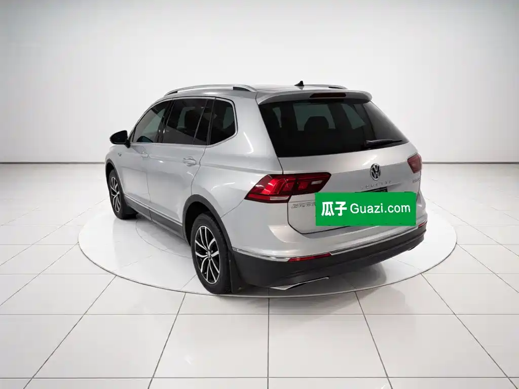 Volkswagen Tiguan L — миниатюра 25