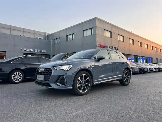 AUDI  Q3 2023