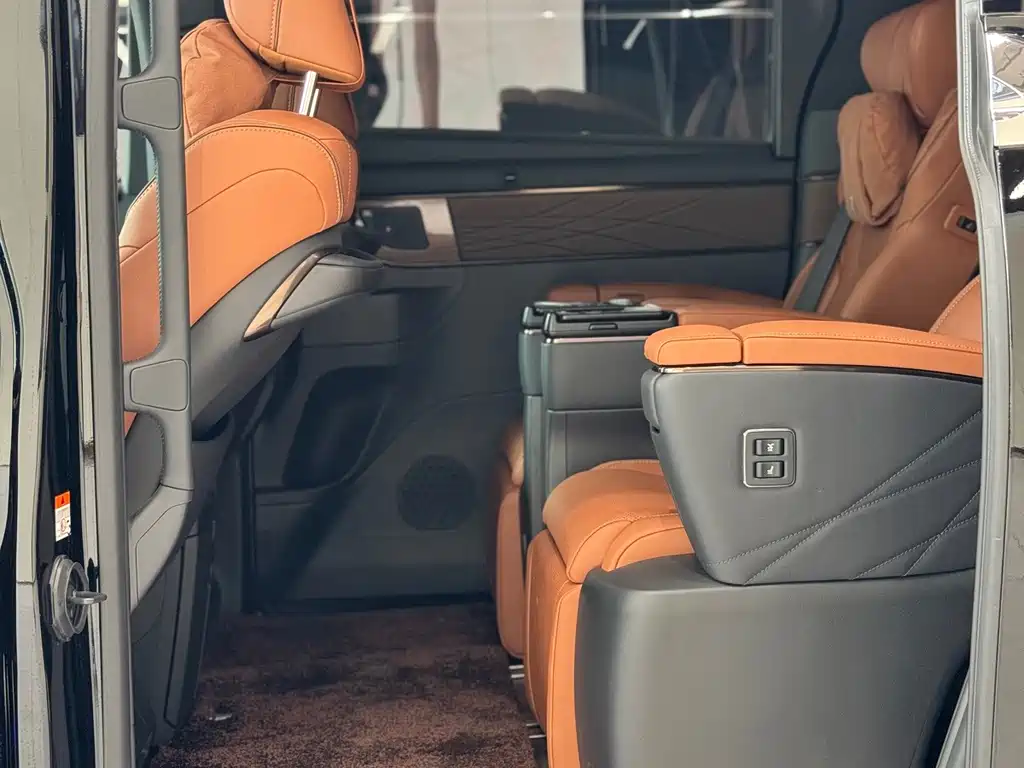 Toyota Vellfire — миниатюра 5