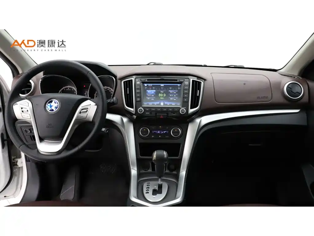 Venucia T70X 2.0L CVT Ruixiang Sports Edition, фото 5