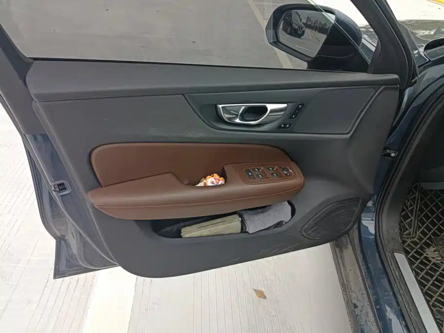 Volvo S60 — миниатюра 7