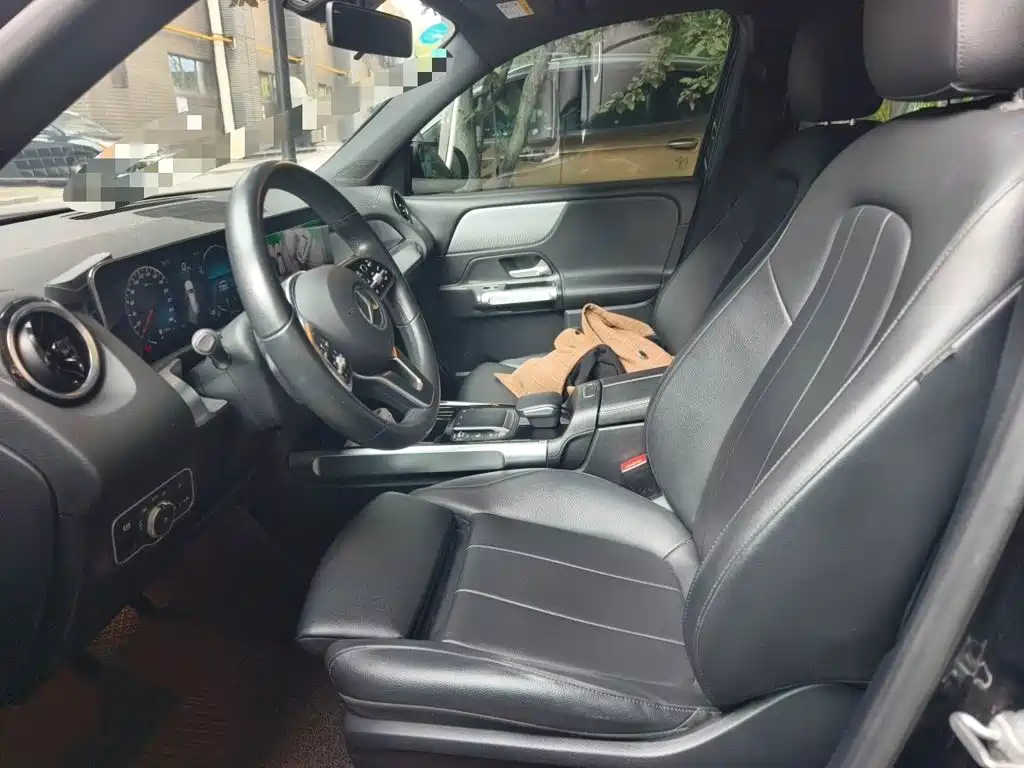 Mercedes-Benz GLB — миниатюра 8