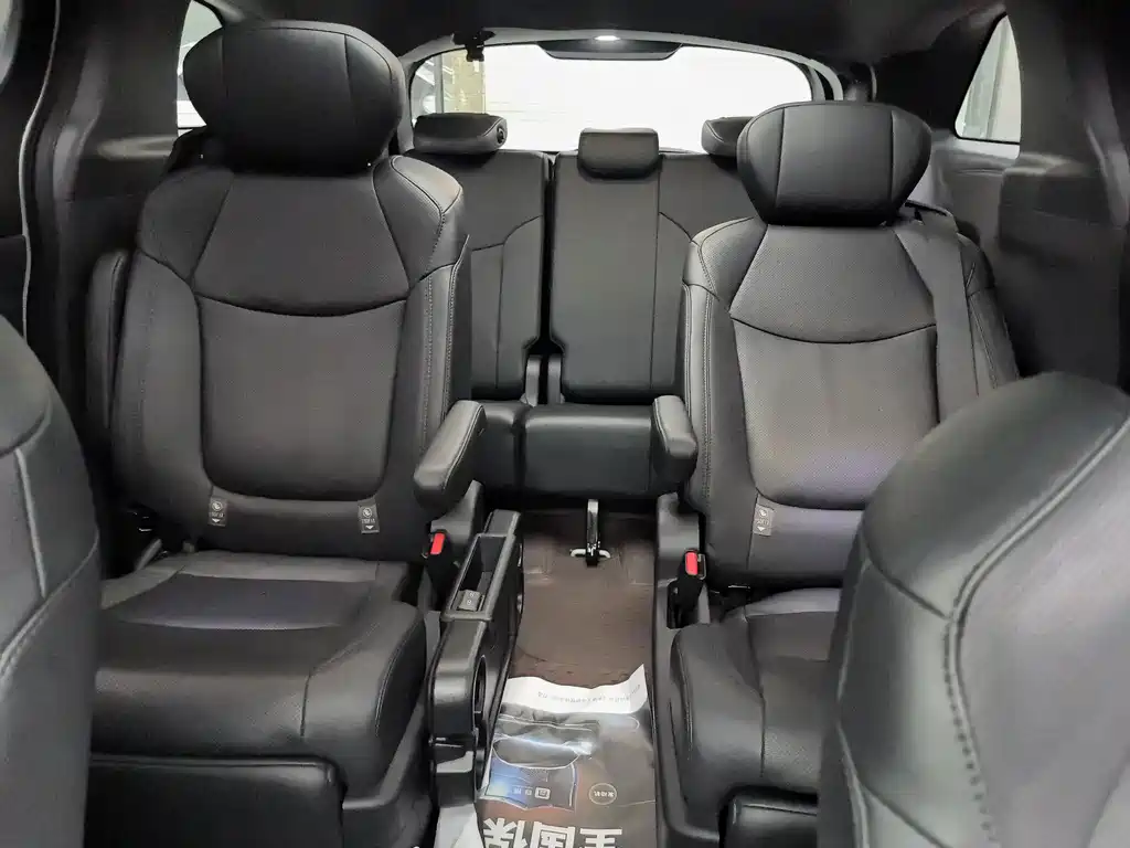 Toyota Sienna — миниатюра 14