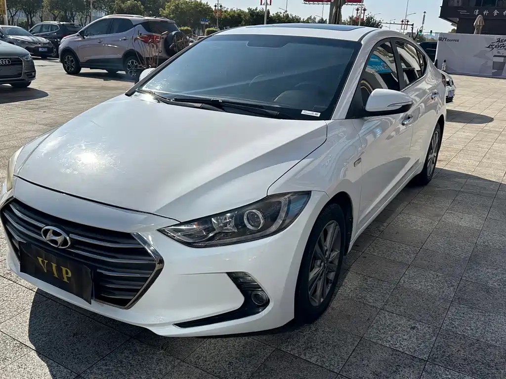 Hyundai Elantra 1.4T DCT Dazzle Dynamic · Vitality Type, фото 3