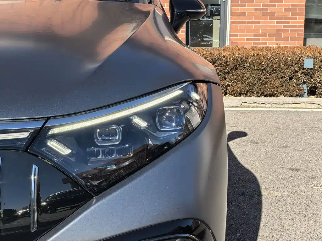 MERCEDES-BENZ EQS AMG