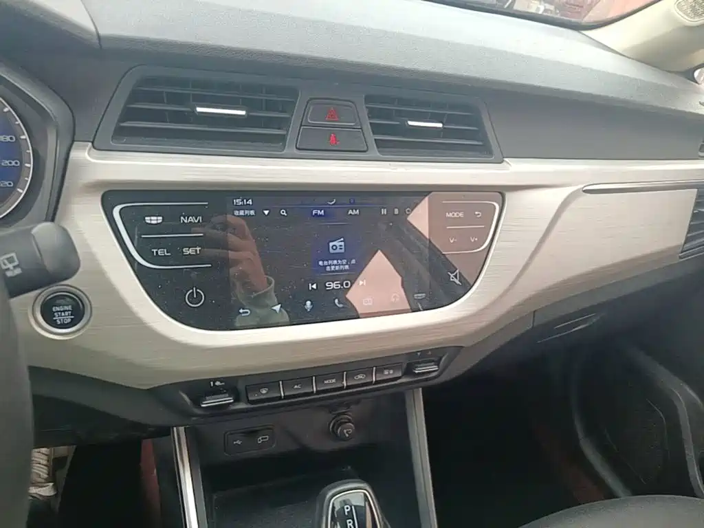 Geely Vision X3 — миниатюра 13