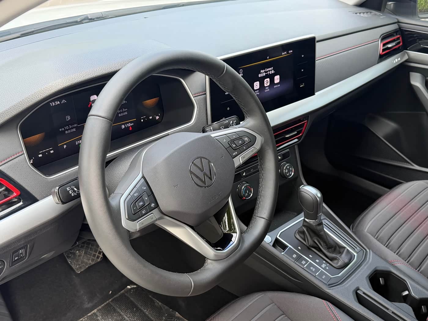 Audi A3 1.4 л 2023 г. Белый, пробег 21000 км