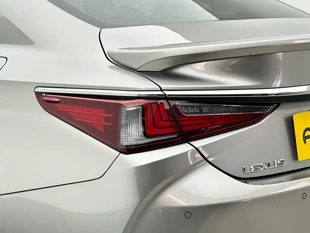 Lexus ES 2024 — фото 30