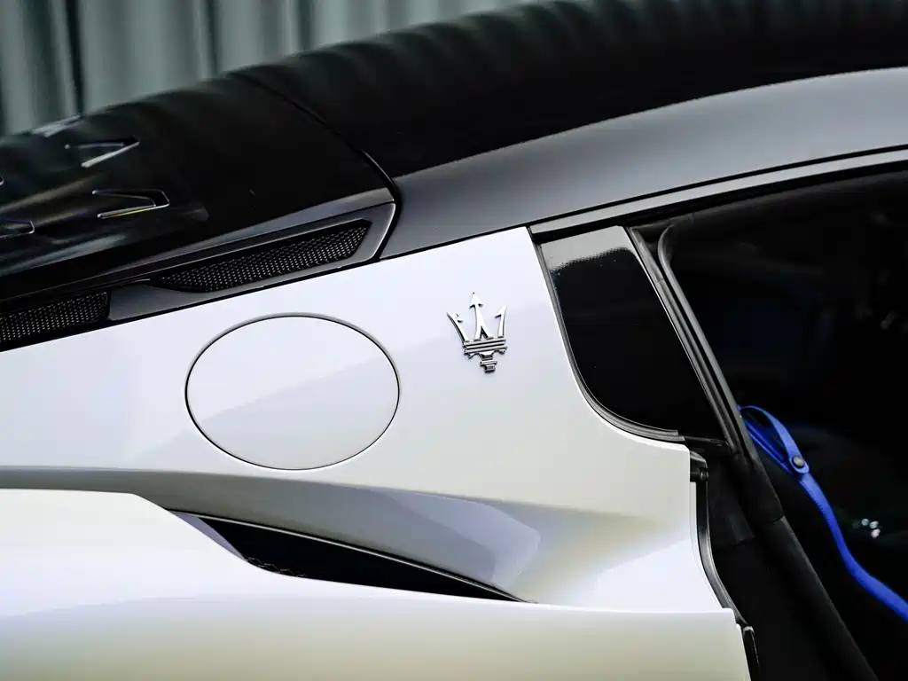 Maserati MC20 — миниатюра 11