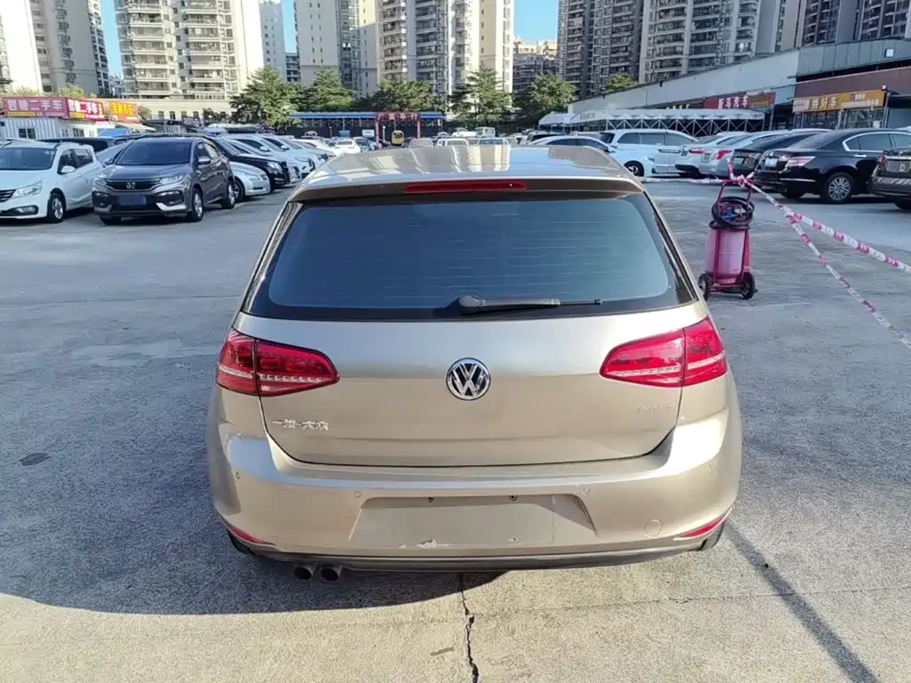 Volkswagen Golf — миниатюра 6