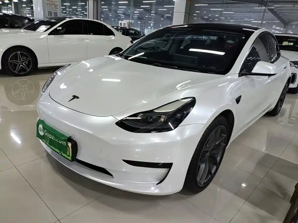 Tesla Model 3 — миниатюра 2