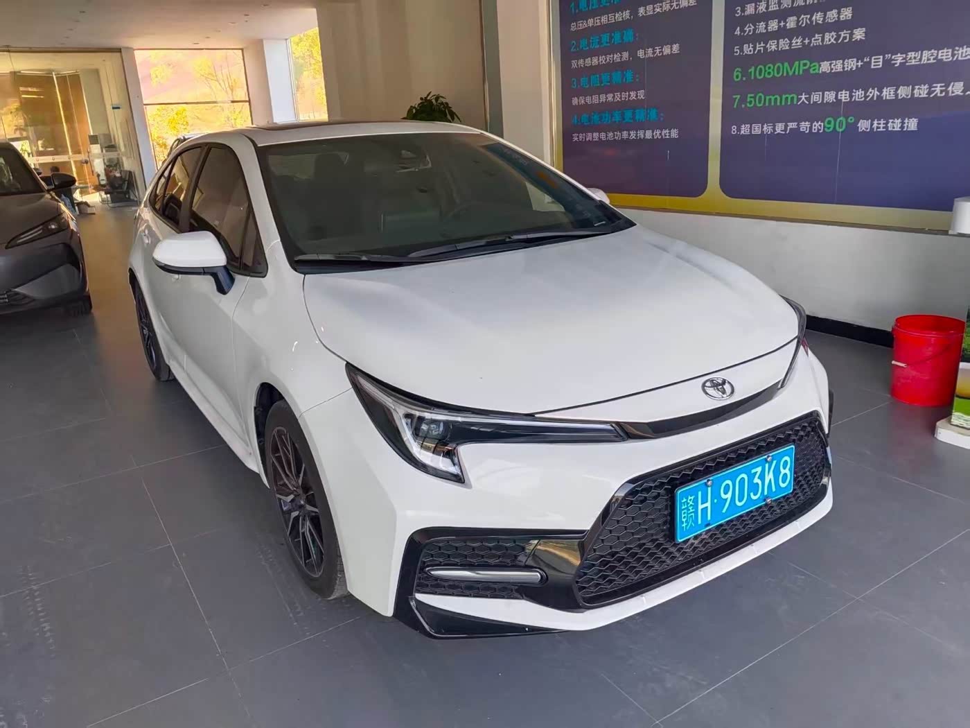 Toyota Levin 1.2 л 2023 г. Белый, пробег 7000 км