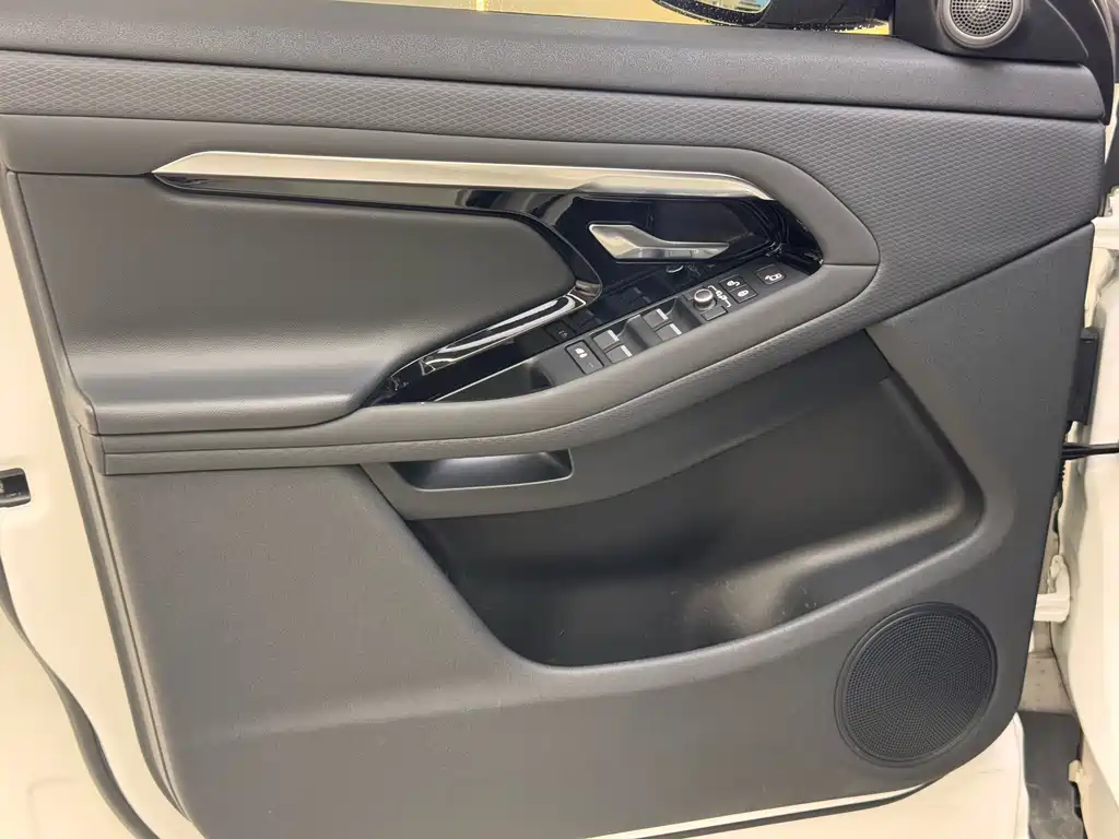 Land Rover Evoque — миниатюра 12