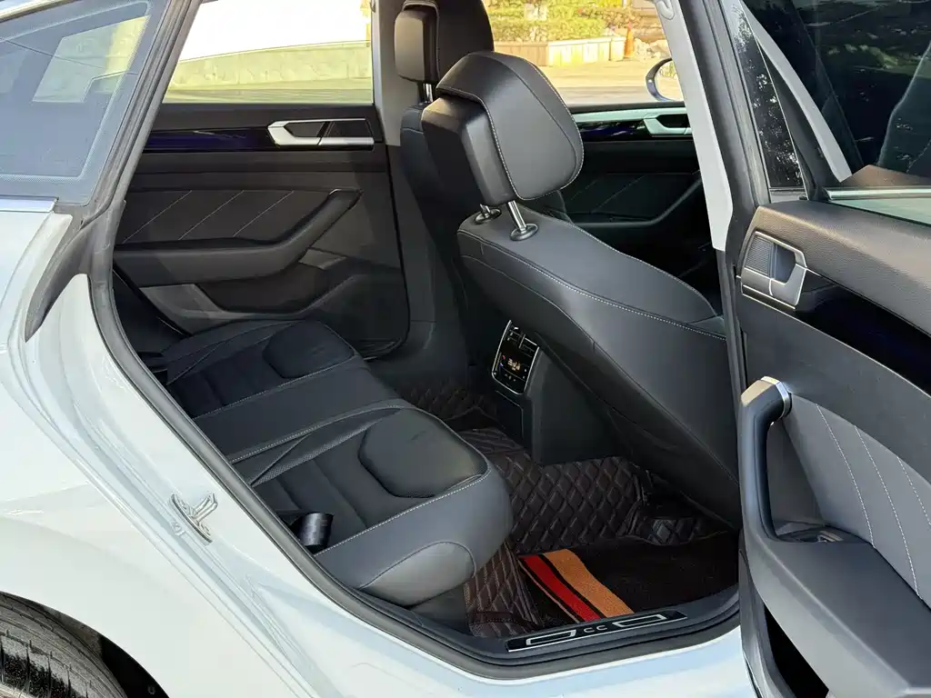 Volkswagen CC — миниатюра 19