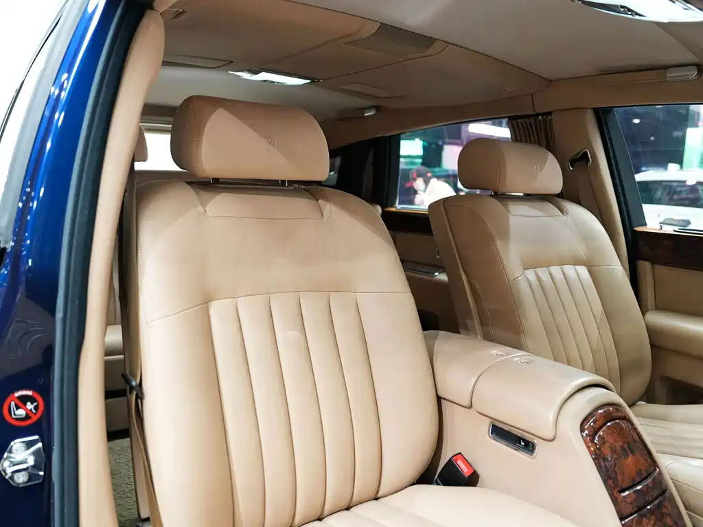 Rolls-Royce Phantom — миниатюра 22