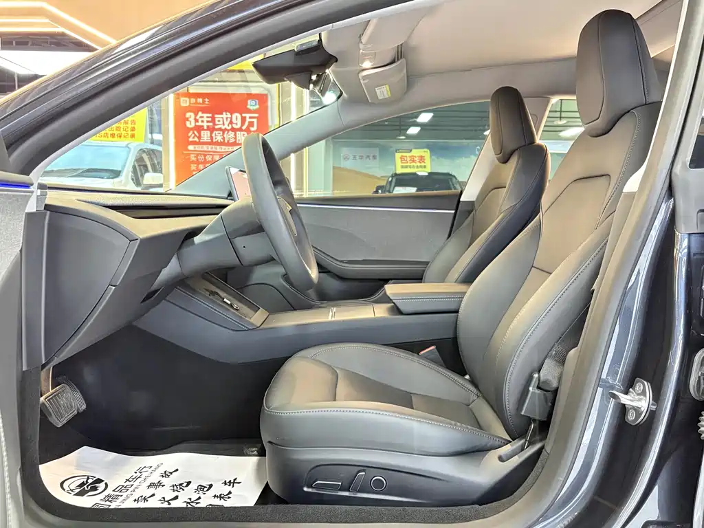 Tesla Model 3 — миниатюра 9