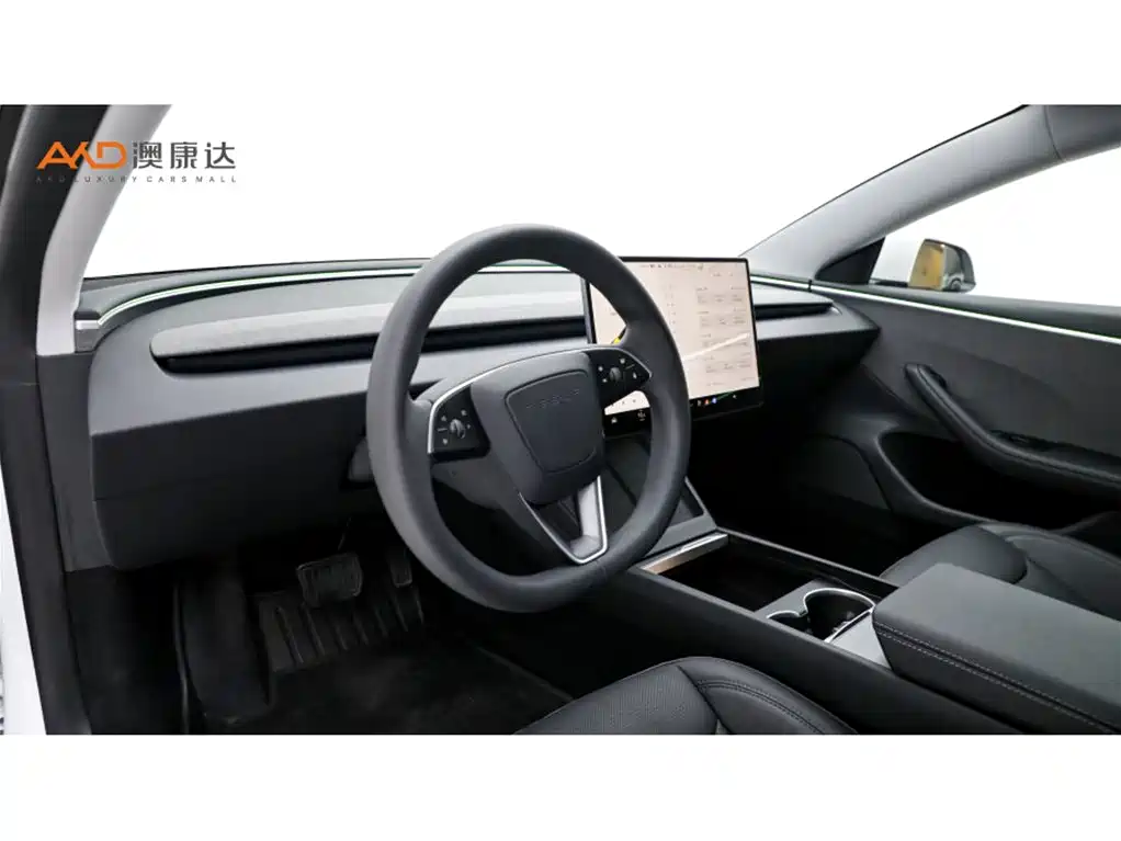 Tesla Model 3 — миниатюра 6