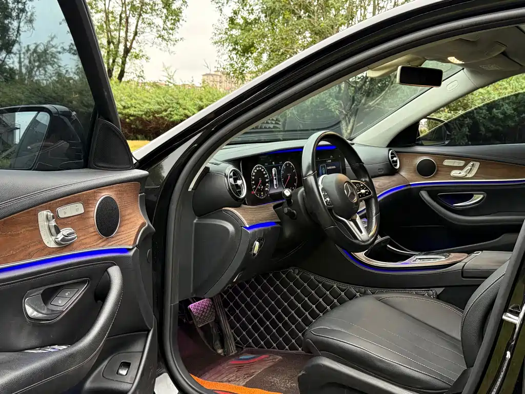 Mercedes-Benz E-Class — миниатюра 4